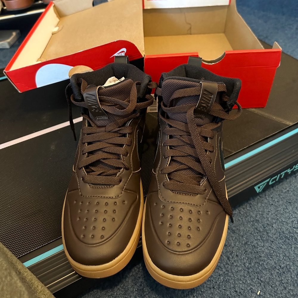 Nike Court Borough GS